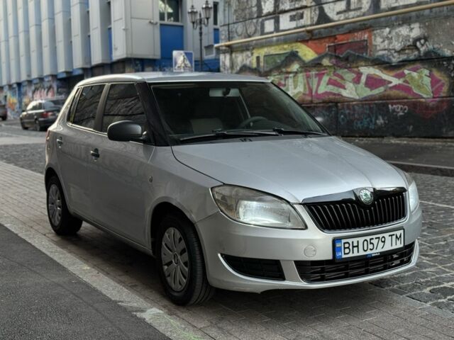 Серый Шкода Фабия, объемом двигателя 1.6 л и пробегом 280 тыс. км за 4700 $, фото 2 на Automoto.ua