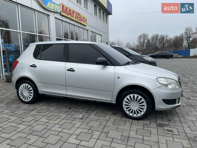 Серый Шкода Фабия, объемом двигателя 1.2 л и пробегом 271 тыс. км за 3700 $, фото 5 на Automoto.ua