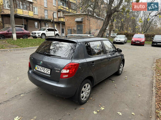 Сірий Шкода Фабія, об'ємом двигуна 1.2 л та пробігом 141 тис. км за 6100 $, фото 4 на Automoto.ua