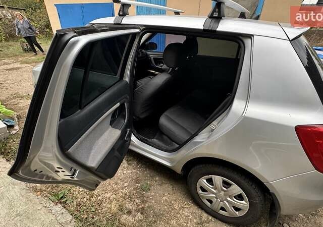 Серый Шкода Фабия, объемом двигателя 1.2 л и пробегом 205 тыс. км за 5500 $, фото 6 на Automoto.ua