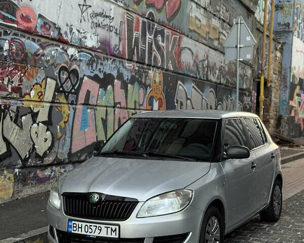 Сірий Шкода Фабія, об'ємом двигуна 1.6 л та пробігом 280 тис. км за 4700 $, фото 5 на Automoto.ua