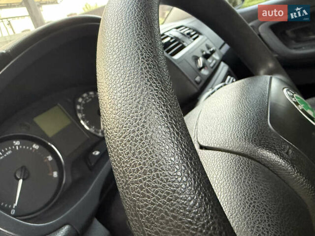 Сірий Шкода Фабія, об'ємом двигуна 1.39 л та пробігом 160 тис. км за 6800 $, фото 14 на Automoto.ua