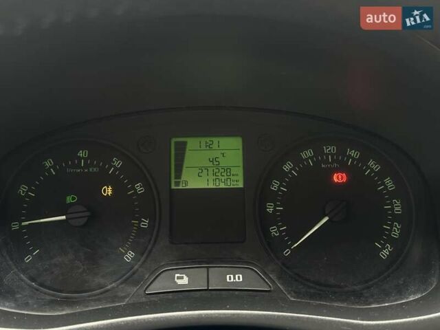 Серый Шкода Фабия, объемом двигателя 1.2 л и пробегом 271 тыс. км за 5200 $, фото 24 на Automoto.ua