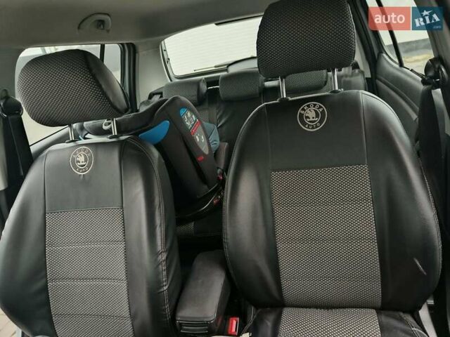 Серый Шкода Фабия, объемом двигателя 1.39 л и пробегом 162 тыс. км за 5100 $, фото 5 на Automoto.ua