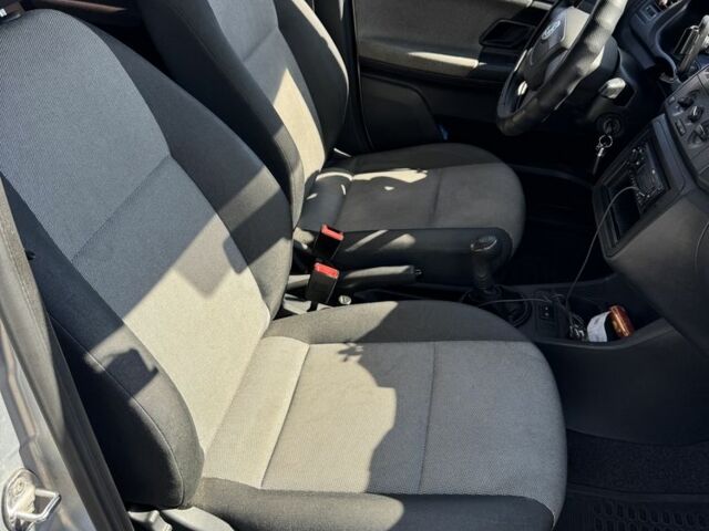 Серый Шкода Фабия, объемом двигателя 1.2 л и пробегом 1000 тыс. км за 5999 $, фото 7 на Automoto.ua