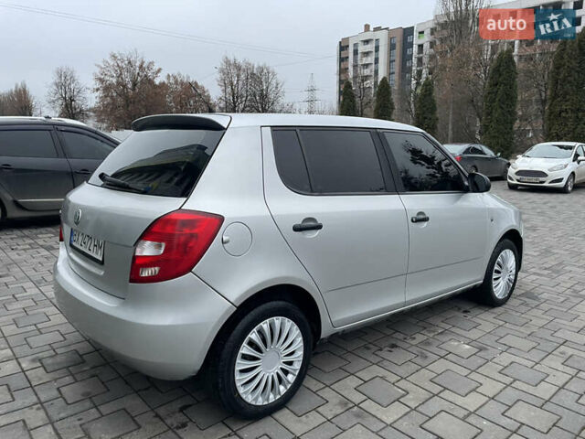 Серый Шкода Фабия, объемом двигателя 1.2 л и пробегом 271 тыс. км за 3700 $, фото 4 на Automoto.ua