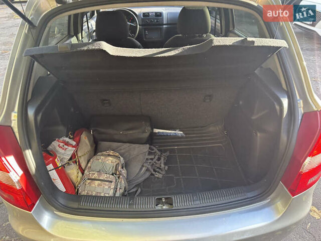 Шкода Фабия 2011 в Киеве на Automoto.ua Серый Шкода Фабия, объемом двигателя 1.4 л и пробегом 258 тыс. км за 5200 $, фото 34 на Automoto.ua