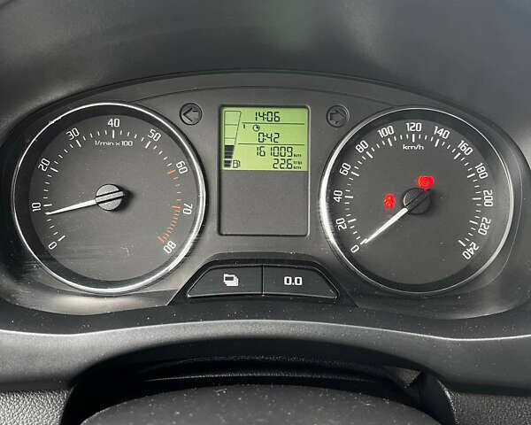 Сірий Шкода Фабія, об'ємом двигуна 1.39 л та пробігом 161 тис. км за 6300 $, фото 9 на Automoto.ua