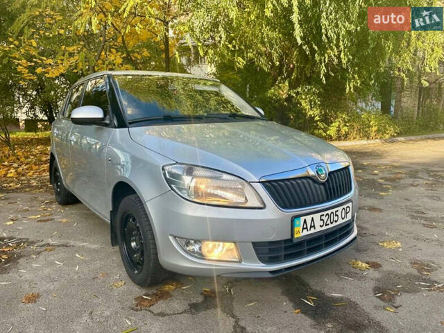 Сірий Шкода Фабія, об'ємом двигуна 1.4 л та пробігом 259 тис. км за 4999 $, фото 11 на Automoto.ua