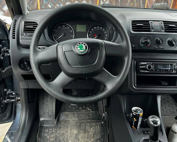 Сірий Шкода Фабія, об'ємом двигуна 1.39 л та пробігом 161 тис. км за 6300 $, фото 7 на Automoto.ua