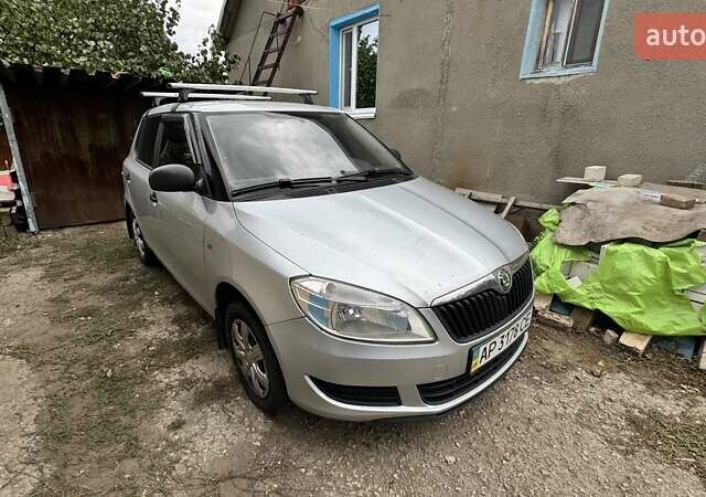 Серый Шкода Фабия, объемом двигателя 1.2 л и пробегом 205 тыс. км за 5500 $, фото 2 на Automoto.ua