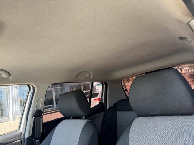 Серый Шкода Фабия, объемом двигателя 1.2 л и пробегом 1000 тыс. км за 5999 $, фото 17 на Automoto.ua