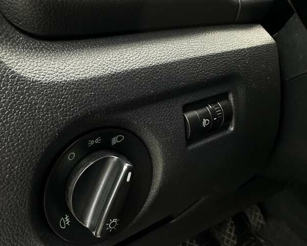 Серый Шкода Фабия, объемом двигателя 1.2 л и пробегом 271 тыс. км за 5200 $, фото 14 на Automoto.ua