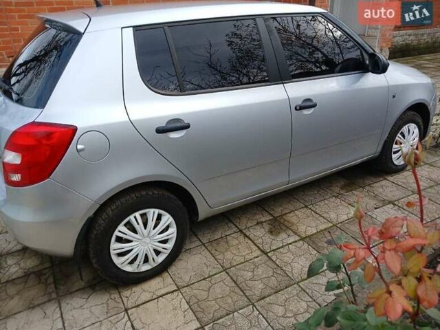 Серый Шкода Фабия, объемом двигателя 1.2 л и пробегом 271 тыс. км за 4700 $, фото 2 на Automoto.ua