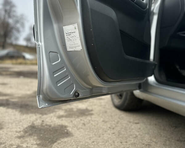 Серый Шкода Фабия, объемом двигателя 1.6 л и пробегом 247 тыс. км за 6700 $, фото 12 на Automoto.ua