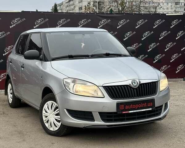 Серый Шкода Фабия, объемом двигателя 1.2 л и пробегом 271 тыс. км за 5200 $, фото 2 на Automoto.ua