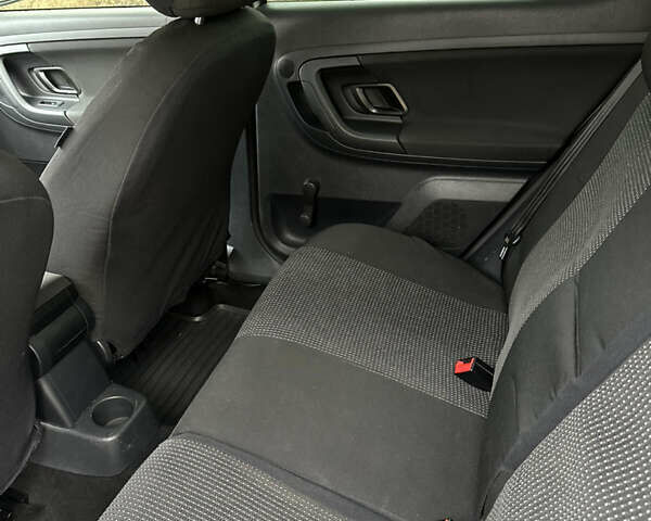 Серый Шкода Фабия, объемом двигателя 1.6 л и пробегом 247 тыс. км за 6700 $, фото 6 на Automoto.ua