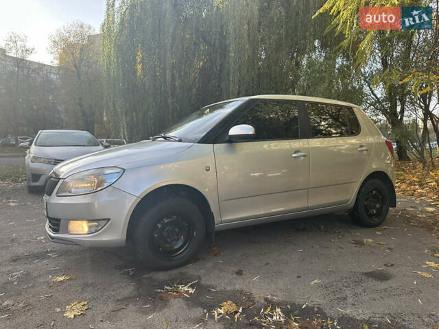 Шкода Фабия 2011 в Киеве на Automoto.ua Серый Шкода Фабия, объемом двигателя 1.4 л и пробегом 258 тыс. км за 5200 $, фото 19 на Automoto.ua