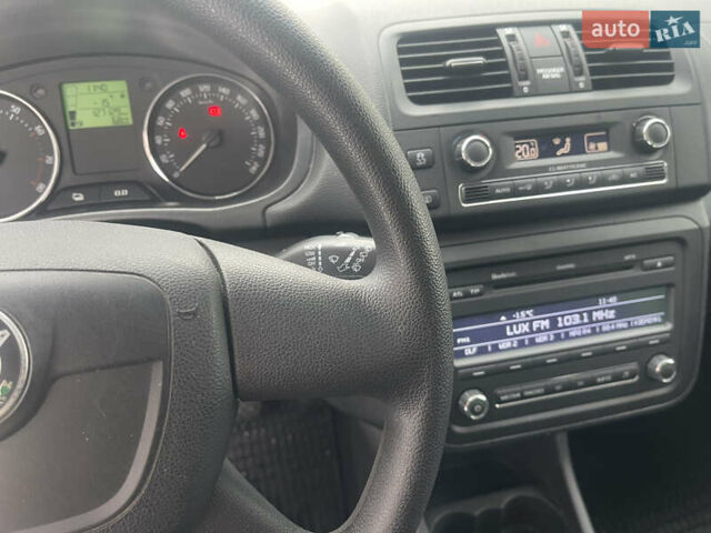 Серый Шкода Фабия, объемом двигателя 1.2 л и пробегом 127 тыс. км за 5999 $, фото 34 на Automoto.ua