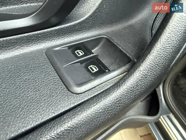 Сірий Шкода Фабія, об'ємом двигуна 1.39 л та пробігом 160 тис. км за 6800 $, фото 16 на Automoto.ua
