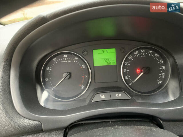 Серый Шкода Фабия, объемом двигателя 1.4 л и пробегом 170 тыс. км за 5699 $, фото 7 на Automoto.ua