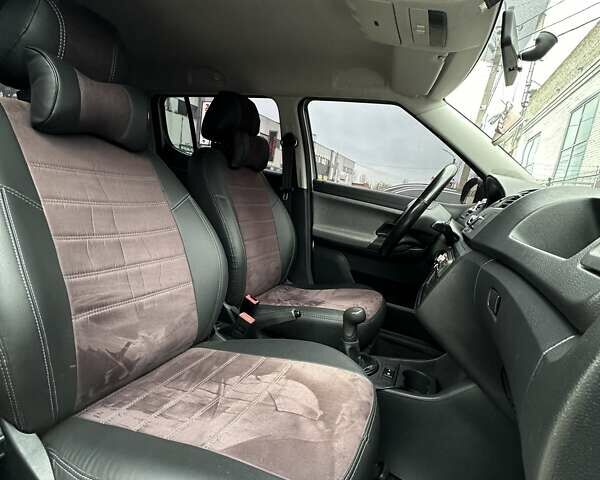 Серый Шкода Фабия, объемом двигателя 1.2 л и пробегом 271 тыс. км за 5200 $, фото 20 на Automoto.ua