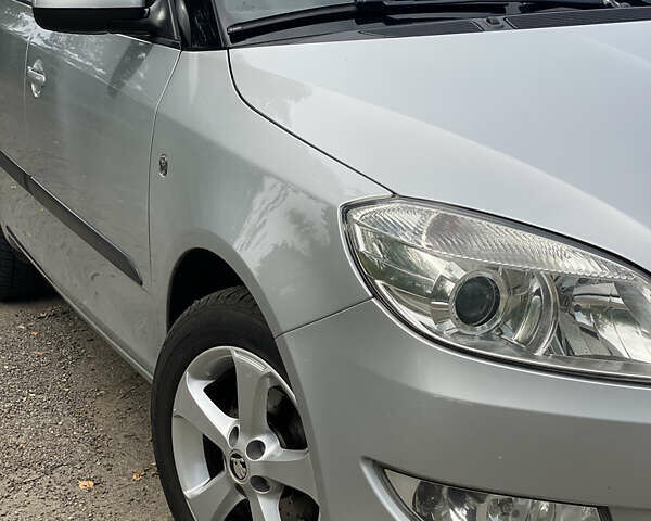 Сірий Шкода Фабія, об'ємом двигуна 1.2 л та пробігом 234 тис. км за 5600 $, фото 28 на Automoto.ua