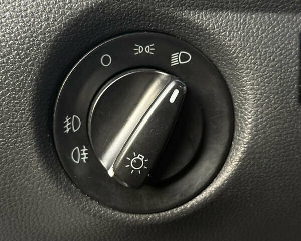 Сірий Шкода Фабія, об'ємом двигуна 1.39 л та пробігом 315 тис. км за 4999 $, фото 18 на Automoto.ua