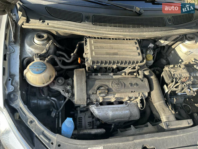 Шкода Фабия 2011 в Киеве на Automoto.ua Серый Шкода Фабия, объемом двигателя 1.4 л и пробегом 258 тыс. км за 5200 $, фото 30 на Automoto.ua