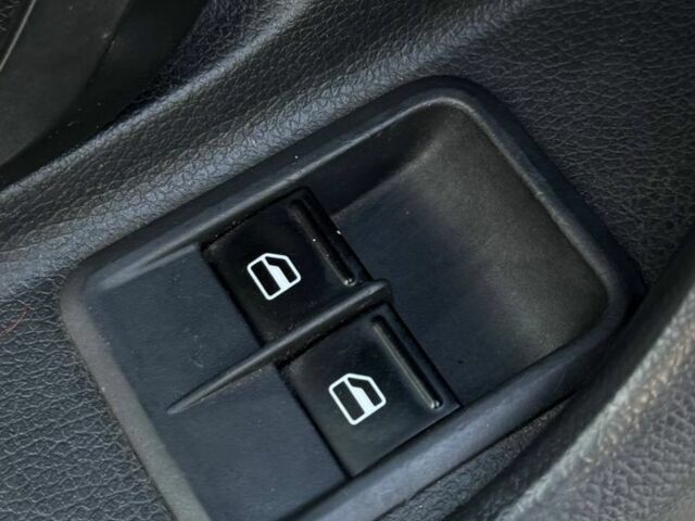 Серый Шкода Фабия, объемом двигателя 1.4 л и пробегом 300 тыс. км за 4500 $, фото 14 на Automoto.ua