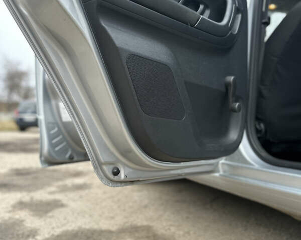 Серый Шкода Фабия, объемом двигателя 1.6 л и пробегом 247 тыс. км за 6700 $, фото 11 на Automoto.ua