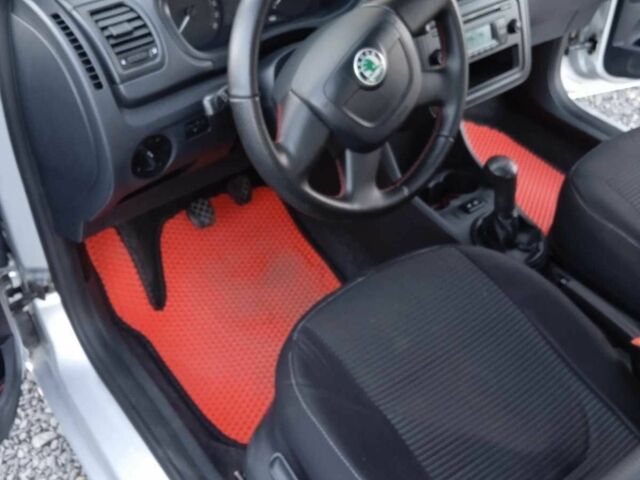 Сірий Шкода Фабія, об'ємом двигуна 1.6 л та пробігом 240 тис. км за 5200 $, фото 8 на Automoto.ua