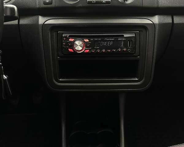 Серый Шкода Фабия, объемом двигателя 1.2 л и пробегом 271 тыс. км за 5200 $, фото 22 на Automoto.ua