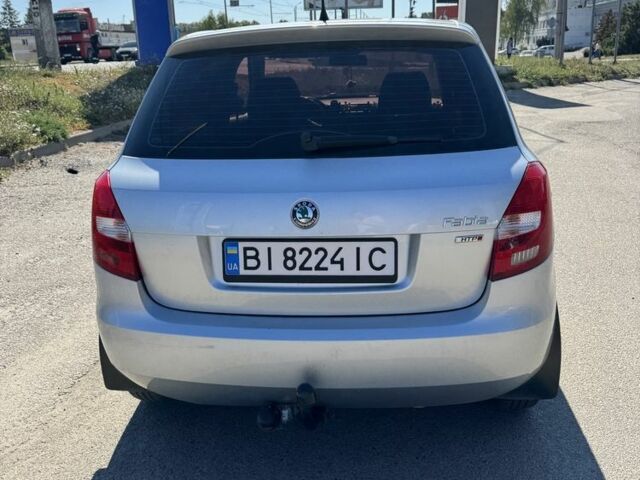 Серый Шкода Фабия, объемом двигателя 1.2 л и пробегом 1000 тыс. км за 5999 $, фото 16 на Automoto.ua