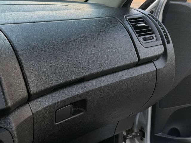 Серый Шкода Фабия, объемом двигателя 1.4 л и пробегом 300 тыс. км за 4500 $, фото 17 на Automoto.ua