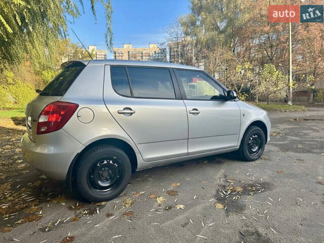 Сірий Шкода Фабія, об'ємом двигуна 1.4 л та пробігом 259 тис. км за 4999 $, фото 8 на Automoto.ua