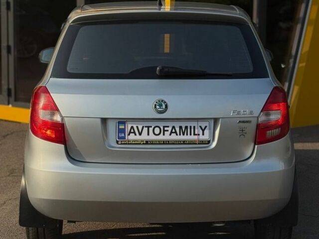 Серый Шкода Фабия, объемом двигателя 1.4 л и пробегом 300 тыс. км за 4500 $, фото 2 на Automoto.ua