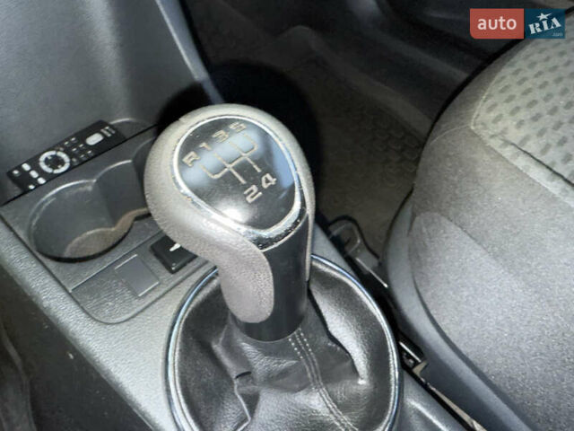 Сірий Шкода Фабія, об'ємом двигуна 1.39 л та пробігом 160 тис. км за 6800 $, фото 21 на Automoto.ua