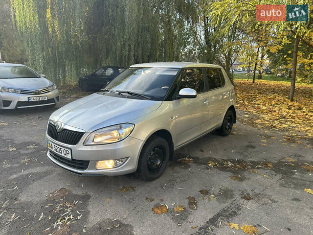 Шкода Фабия 2011 в Киеве на Automoto.ua Серый Шкода Фабия, объемом двигателя 1.4 л и пробегом 258 тыс. км за 5200 $, фото 6 на Automoto.ua