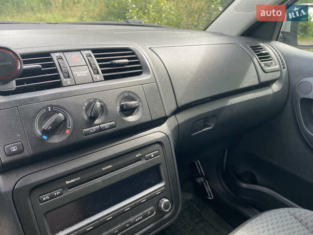 Сірий Шкода Фабія, об'ємом двигуна 1.2 л та пробігом 234 тис. км за 5600 $, фото 26 на Automoto.ua
