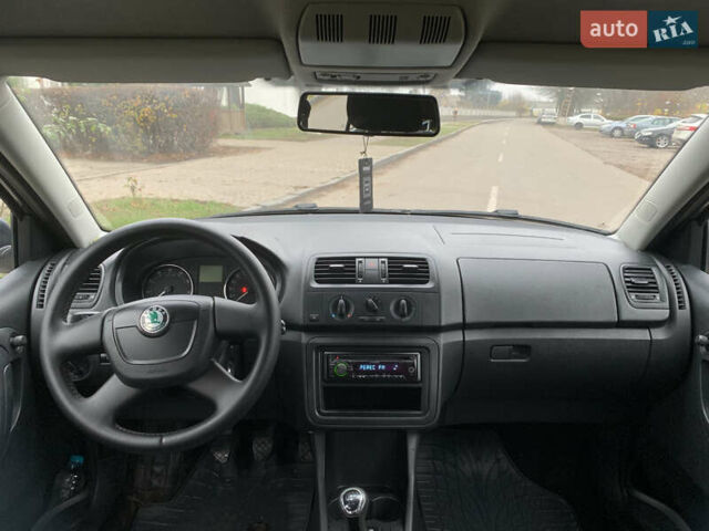 Серый Шкода Фабия, объемом двигателя 1.4 л и пробегом 170 тыс. км за 5699 $, фото 6 на Automoto.ua