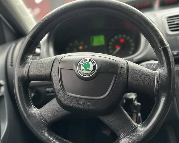 Серый Шкода Фабия, объемом двигателя 1.2 л и пробегом 271 тыс. км за 5200 $, фото 23 на Automoto.ua