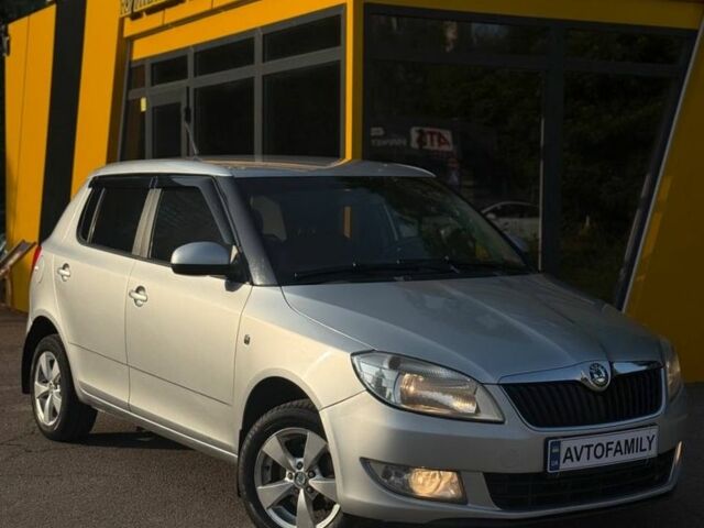 Серый Шкода Фабия, объемом двигателя 1.4 л и пробегом 300 тыс. км за 4500 $, фото 8 на Automoto.ua