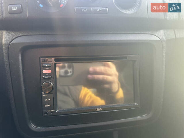 Шкода Фабия 2011 в Киеве на Automoto.ua Серый Шкода Фабия, объемом двигателя 1.4 л и пробегом 258 тыс. км за 5200 $, фото 27 на Automoto.ua