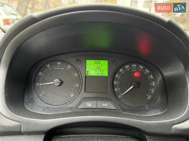 Сірий Шкода Фабія, об'ємом двигуна 1.2 л та пробігом 141 тис. км за 6100 $, фото 11 на Automoto.ua