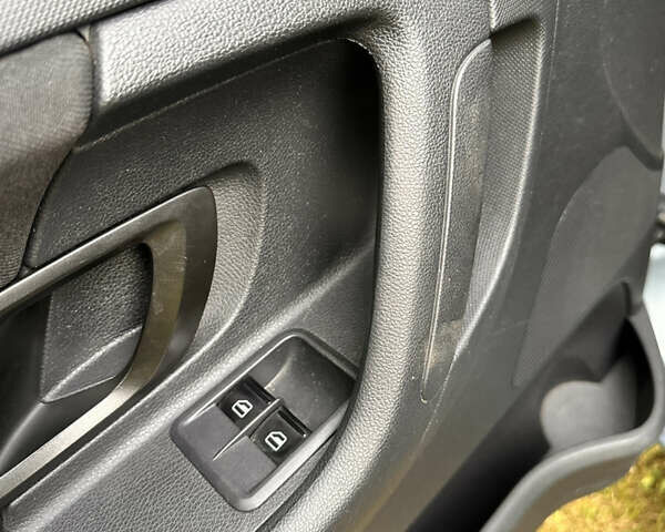 Сірий Шкода Фабія, об'ємом двигуна 1.2 л та пробігом 150 тис. км за 5500 $, фото 2 на Automoto.ua