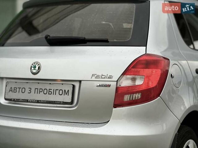 Серый Шкода Фабия, объемом двигателя 1.2 л и пробегом 129 тыс. км за 4394 $, фото 7 на Automoto.ua