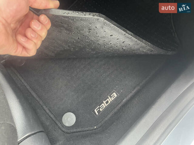 Серый Шкода Фабия, объемом двигателя 1.2 л и пробегом 127 тыс. км за 5999 $, фото 16 на Automoto.ua