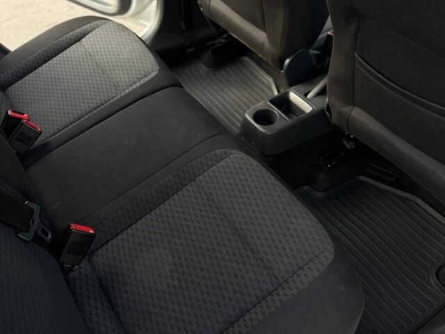 Серый Шкода Фабия, объемом двигателя 1.4 л и пробегом 300 тыс. км за 4500 $, фото 7 на Automoto.ua