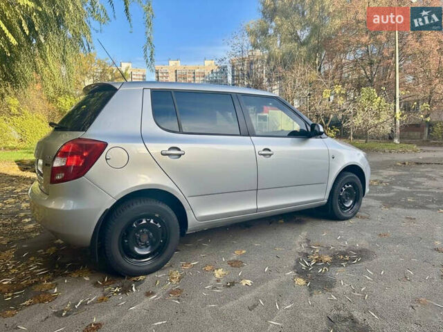 Сірий Шкода Фабія, об'ємом двигуна 1.4 л та пробігом 259 тис. км за 4999 $, фото 5 на Automoto.ua